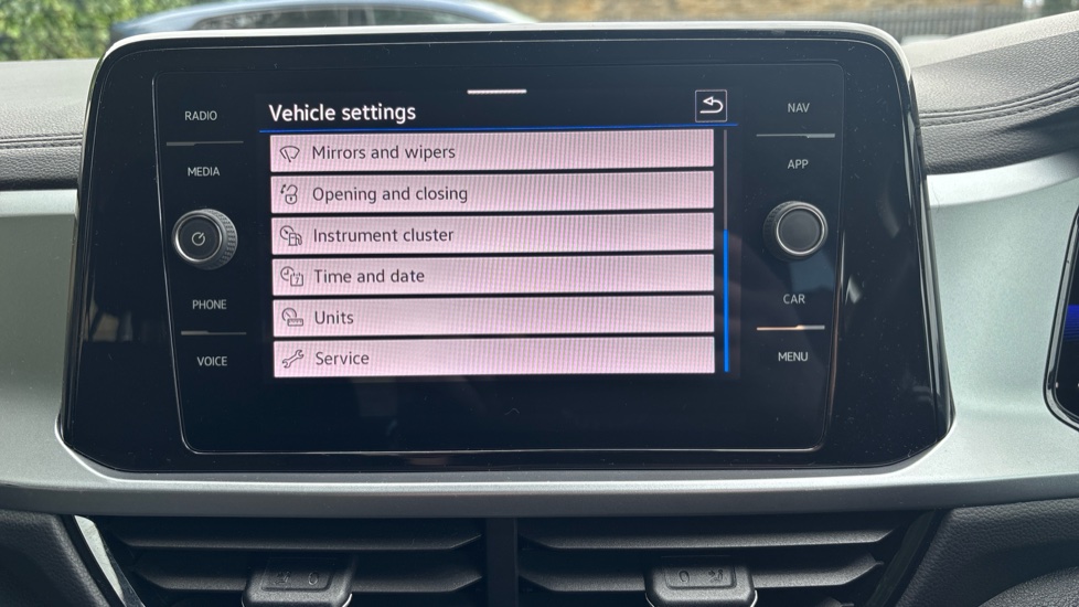 Volkswagen T-Roc 1.5 TSI Life 5dr Petrol Hatchback - Image 36