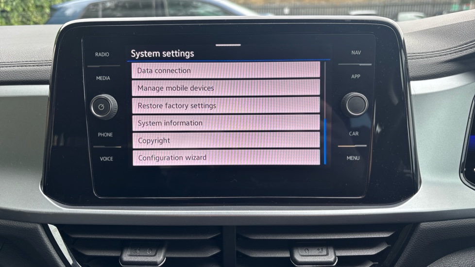 Volkswagen T-Roc 1.5 TSI Life 5dr Petrol Hatchback - Image 44