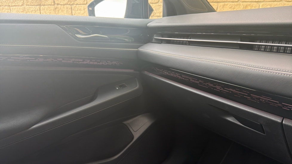 Volkswagen ID.7 210kW Match Pro Plus 77kWh 5dr Auto Electric Estate - Image 31