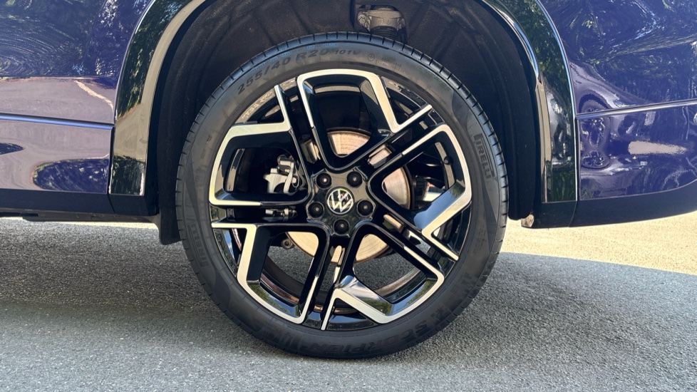 Volkswagen Tayron 1.5 TSI eHybrid R-Line 5dr DSG6 Estate - Image 5