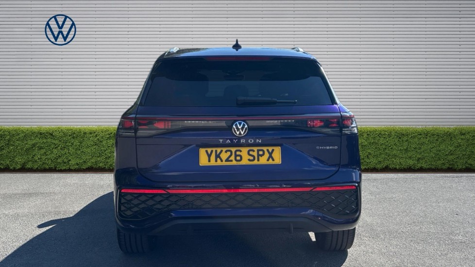 Volkswagen Tayron 1.5 TSI eHybrid R-Line 5dr DSG6 Estate - Image 8