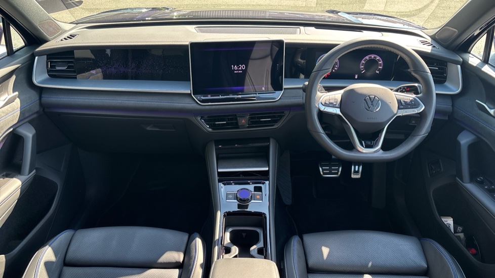 Volkswagen Tayron 1.5 TSI eHybrid R-Line 5dr DSG6 Estate - Image 9