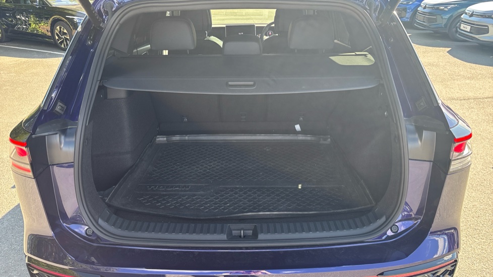 Volkswagen Tayron 1.5 TSI eHybrid R-Line 5dr DSG6 Estate - Image 20