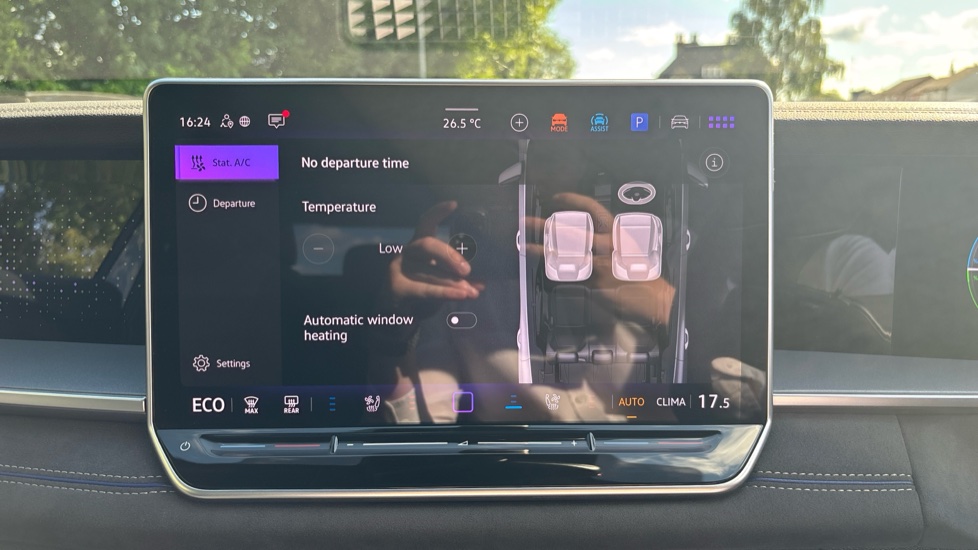 Volkswagen Tayron 1.5 TSI eHybrid R-Line 5dr DSG6 Estate - Image 32