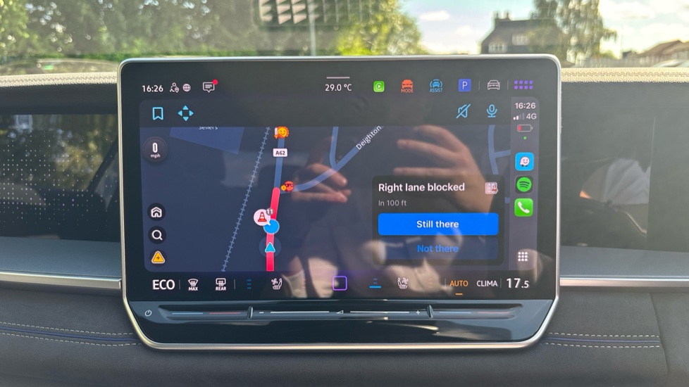 Volkswagen Tayron 1.5 TSI eHybrid R-Line 5dr DSG6 Estate - Image 36