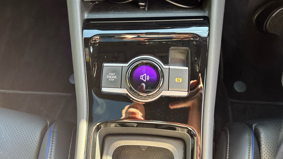 Volkswagen Tayron 1.5 TSI eHybrid R-Line 5dr DSG6 Estate - Image 40