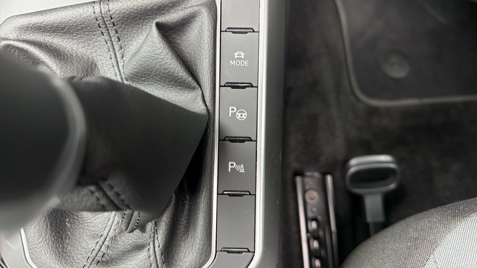 Volkswagen Polo 1.0 TSI Edition 50 5dr Petrol Hatchback - Image 29