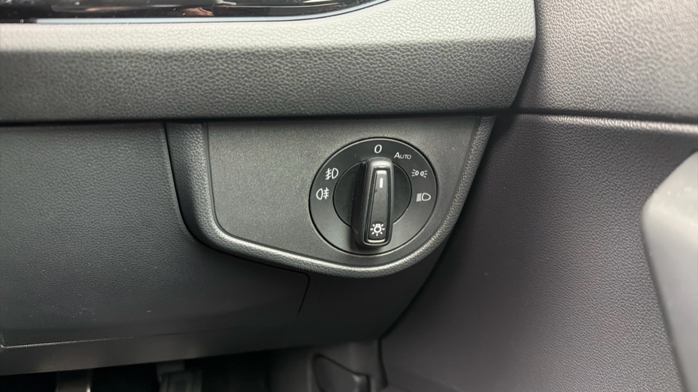 Volkswagen Polo 1.0 TSI Edition 50 5dr Petrol Hatchback - Image 31