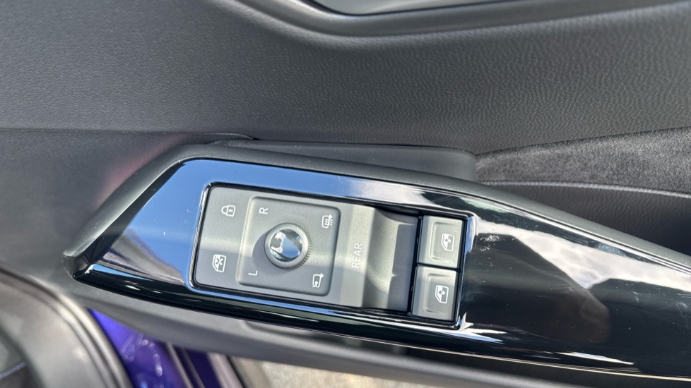 Volkswagen ID.3 240kW GTX Fire/Ice 79kWh 5dr Auto Electric Hatchback - Image 33