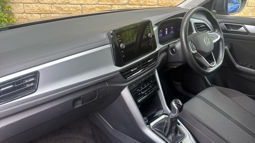 Volkswagen T-Roc 1.5 TSI Life 5dr Petrol Hatchback - Image 2