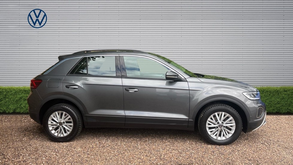 Volkswagen T-Roc 1.5 TSI Life 5dr Petrol Hatchback - Image 4
