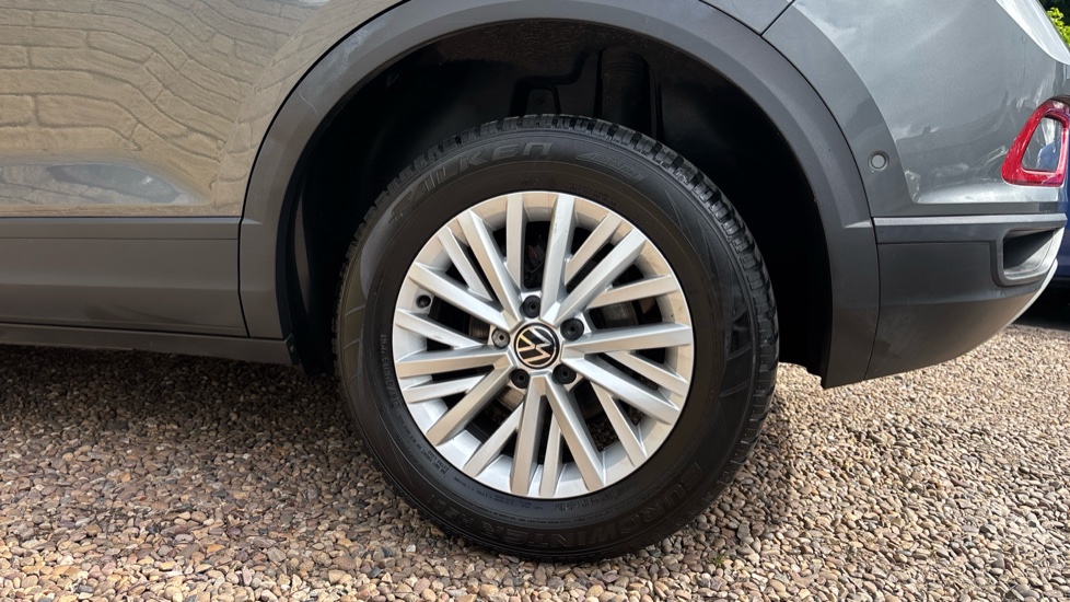 Volkswagen T-Roc 1.5 TSI Life 5dr Petrol Hatchback - Image 5