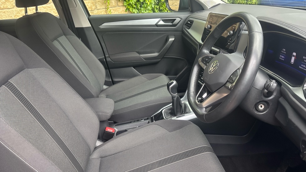 Volkswagen T-Roc 1.5 TSI Life 5dr Petrol Hatchback - Image 15