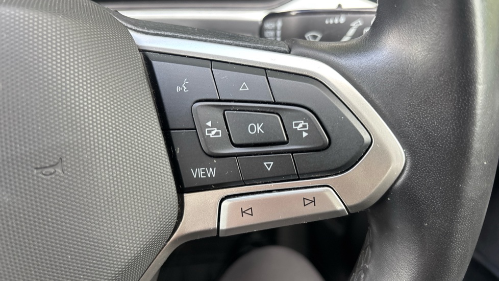 Volkswagen T-Roc 1.5 TSI Life 5dr Petrol Hatchback - Image 18