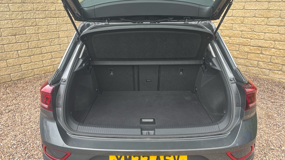 Volkswagen T-Roc 1.5 TSI Life 5dr Petrol Hatchback - Image 20
