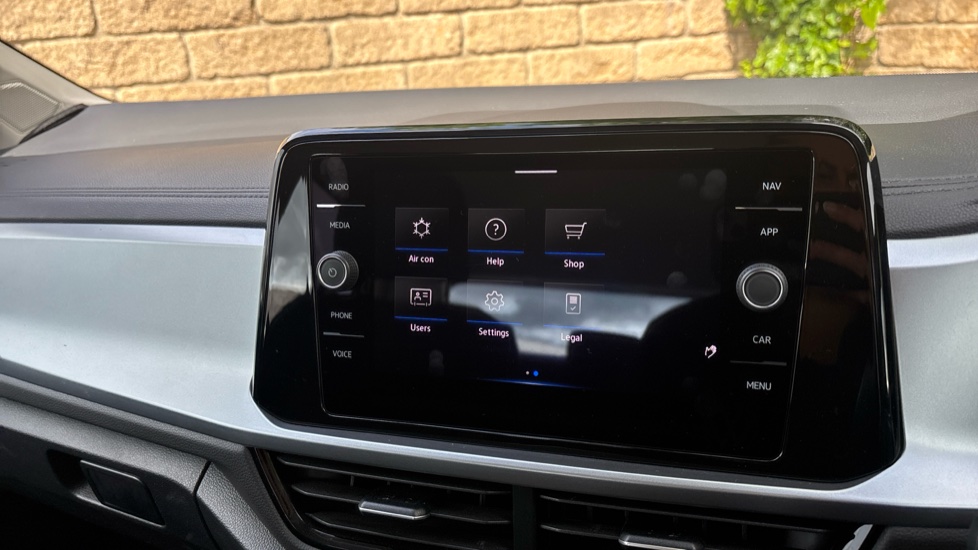 Volkswagen T-Roc 1.5 TSI Life 5dr Petrol Hatchback - Image 25