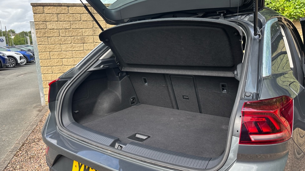 Volkswagen T-Roc 1.5 TSI Life 5dr Petrol Hatchback - Image 37