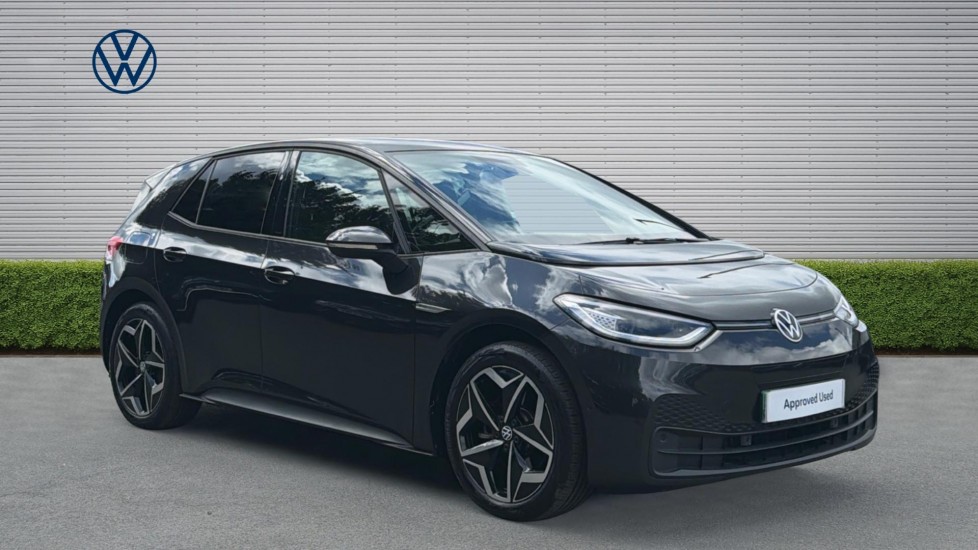 Volkswagen ID.3 150kW Family Pro Performance 58kWh 5dr Auto Electric Hatchback - Image 1