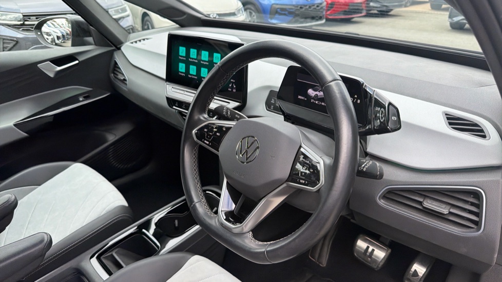 Volkswagen ID.3 150kW Family Pro Performance 58kWh 5dr Auto Electric Hatchback - Image 6