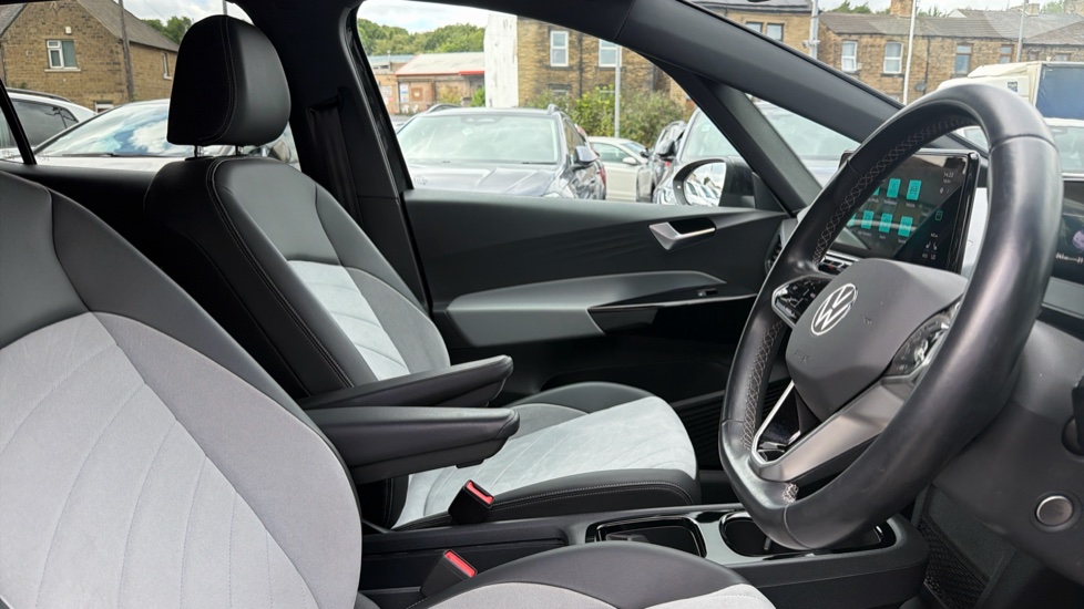 Volkswagen ID.3 150kW Family Pro Performance 58kWh 5dr Auto Electric Hatchback - Image 15