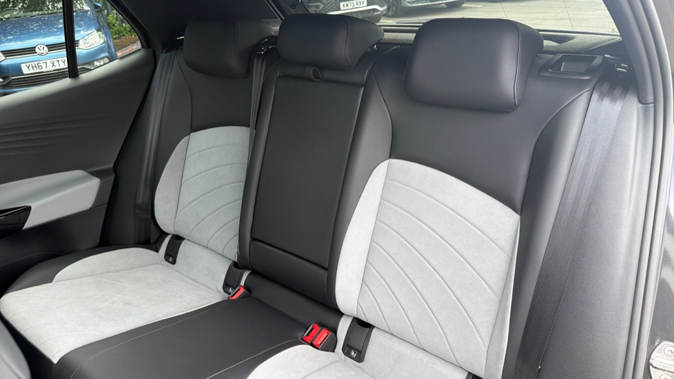 Volkswagen ID.3 150kW Family Pro Performance 58kWh 5dr Auto Electric Hatchback - Image 16