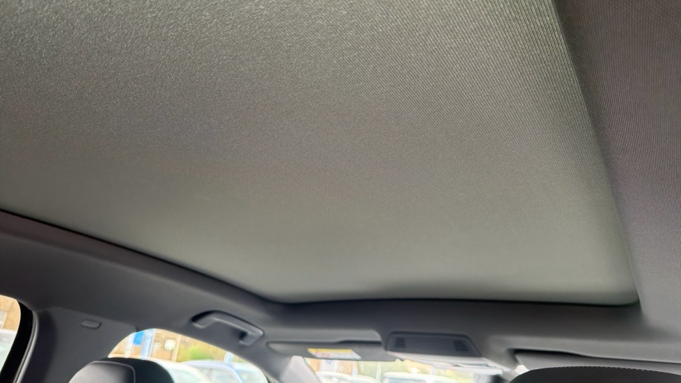 Volkswagen ID.3 150kW Family Pro Performance 58kWh 5dr Auto Electric Hatchback - Image 29