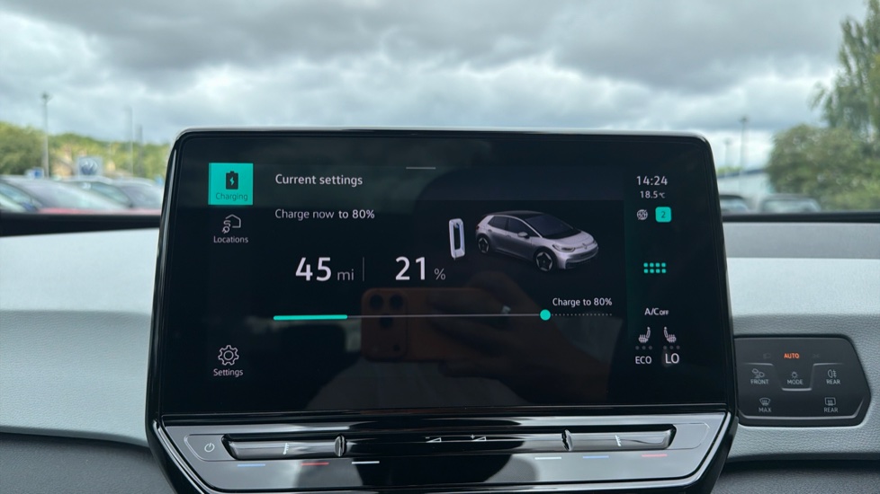 Volkswagen ID.3 150kW Family Pro Performance 58kWh 5dr Auto Electric Hatchback - Image 33