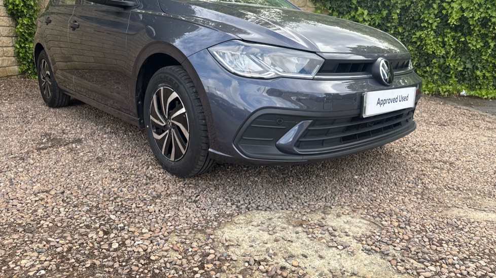 Volkswagen Polo 1.0 TSI Life 5dr Petrol Hatchback - Image 37
