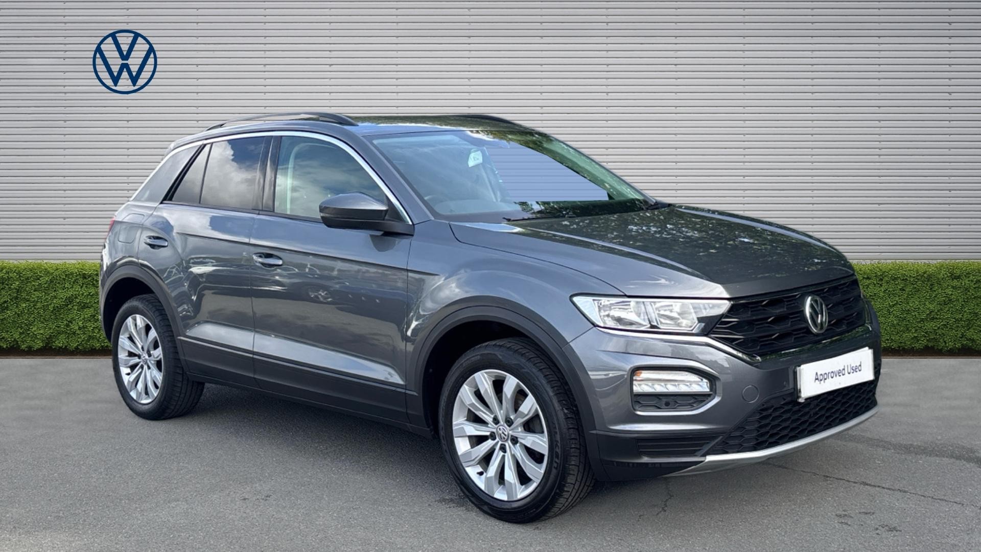 Volkswagen T-Roc listing photo