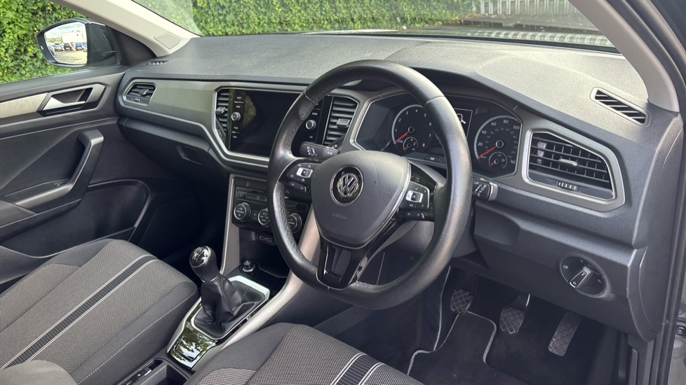Volkswagen T-Roc 1.0 TSI SE 5dr Petrol Hatchback - Image 6
