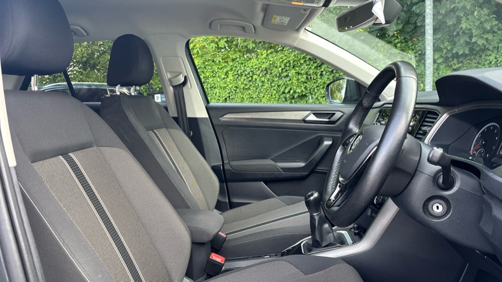 Volkswagen T-Roc 1.0 TSI SE 5dr Petrol Hatchback - Image 15