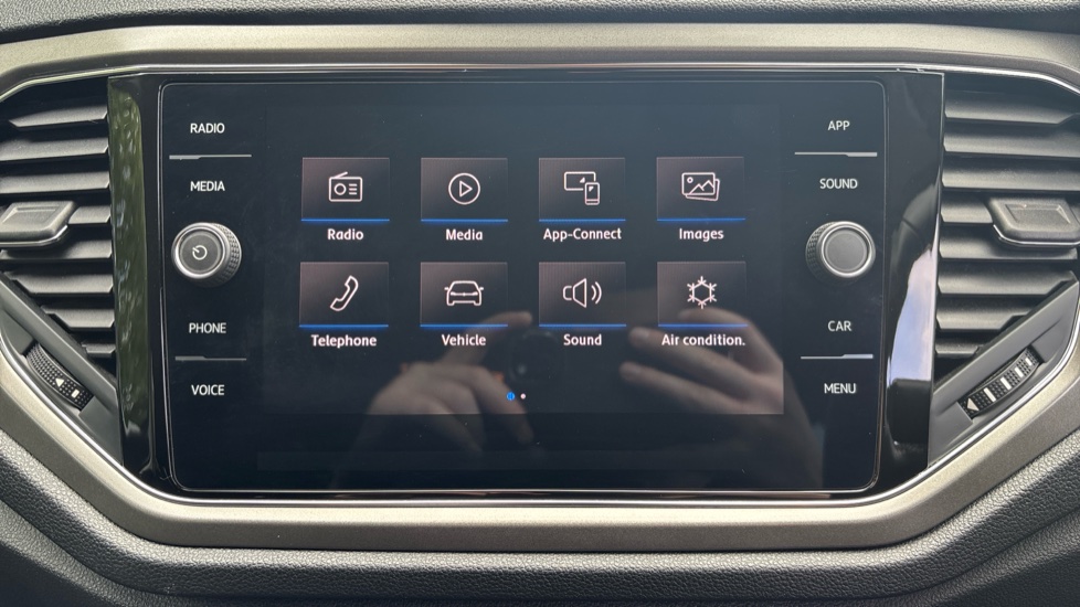 Volkswagen T-Roc 1.0 TSI SE 5dr Petrol Hatchback - Image 32