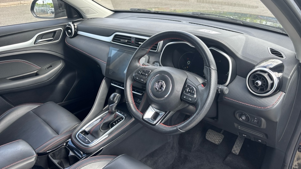 MG ZS 1.0T GDi Exclusive 5dr DCT Petrol Hatchback - Image 11