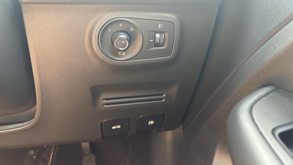MG ZS 1.0T GDi Exclusive 5dr DCT Petrol Hatchback - Image 30