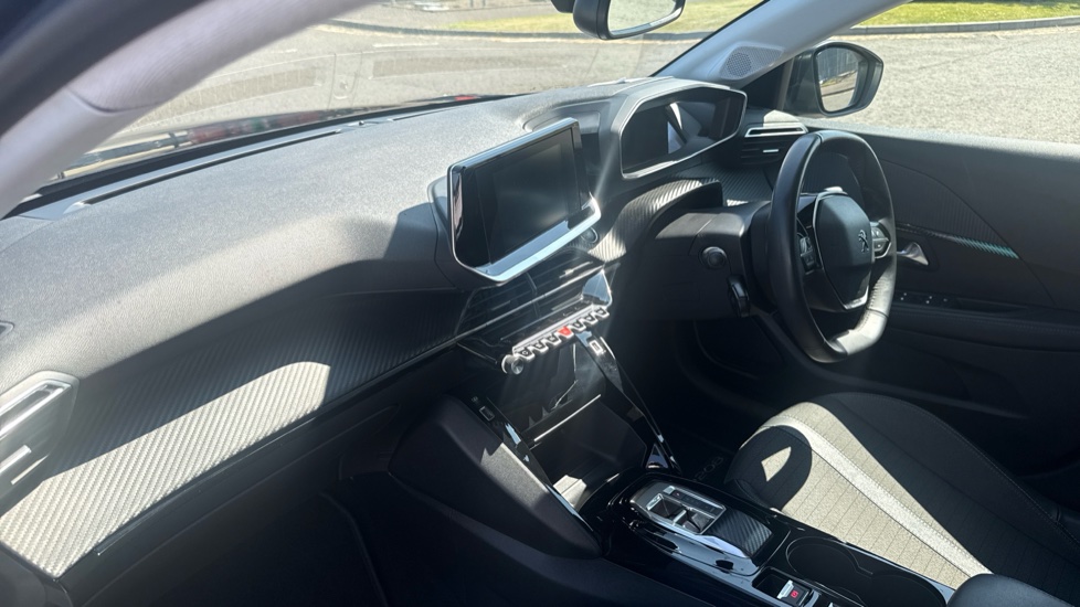 Peugeot 208 100kW Allure Premium 50kWh 5dr Auto Electric Hatchback - Image 9