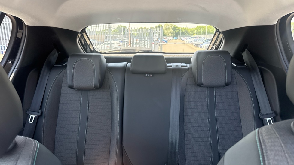 Peugeot 208 100kW Allure Premium 50kWh 5dr Auto Electric Hatchback - Image 15