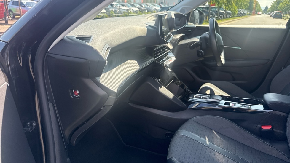 Peugeot 208 100kW Allure Premium 50kWh 5dr Auto Electric Hatchback - Image 23