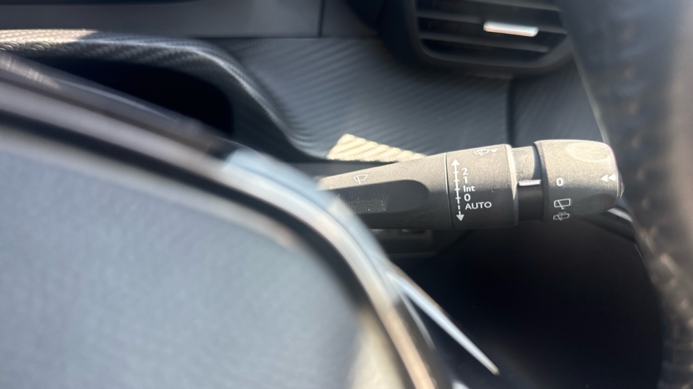 Peugeot 208 100kW Allure Premium 50kWh 5dr Auto Electric Hatchback - Image 35