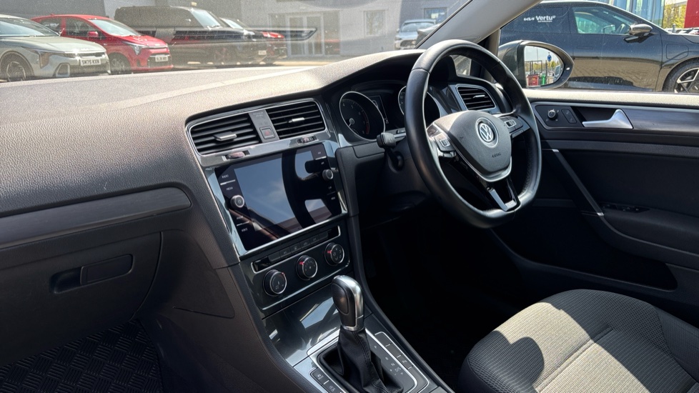 Volkswagen Golf 1.5 TSI EVO SE [Nav] 5dr DSG Petrol Hatchback - Image 9