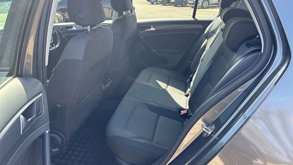 Volkswagen Golf 1.5 TSI EVO SE [Nav] 5dr DSG Petrol Hatchback - Image 16