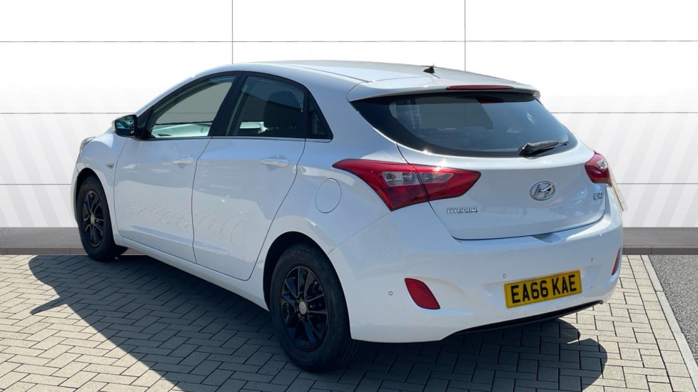Hyundai i30 1.6 CRDi Blue Drive SE 5dr Diesel Hatchback - Image 2