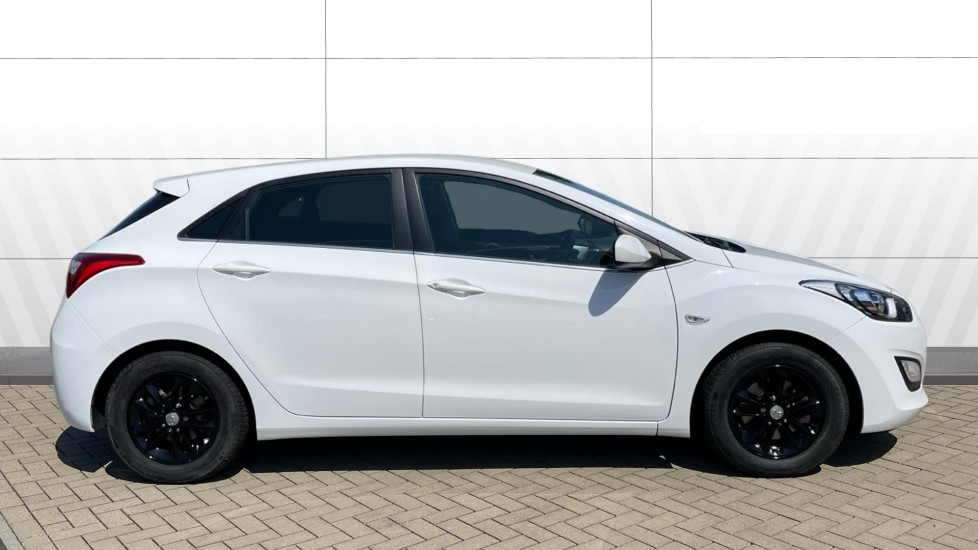 Hyundai i30 1.6 CRDi Blue Drive SE 5dr Diesel Hatchback - Image 5