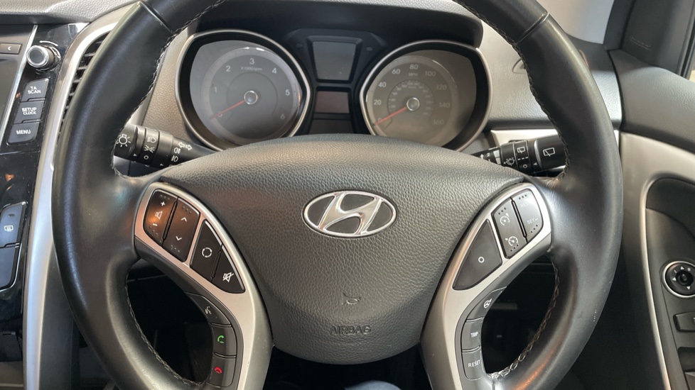 Hyundai i30 1.6 CRDi Blue Drive SE 5dr Diesel Hatchback - Image 29