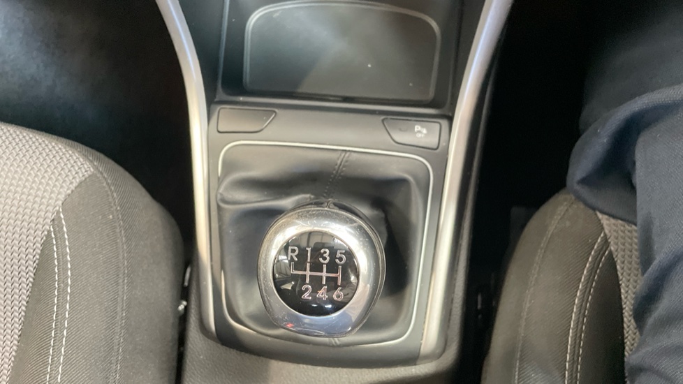 Hyundai i30 1.6 CRDi Blue Drive SE 5dr Diesel Hatchback - Image 33