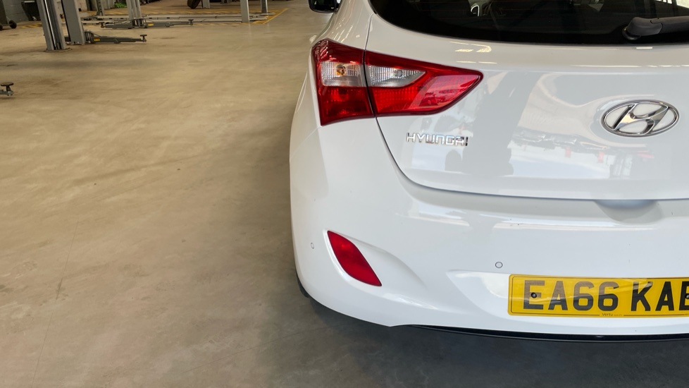 Hyundai i30 1.6 CRDi Blue Drive SE 5dr Diesel Hatchback - Image 43