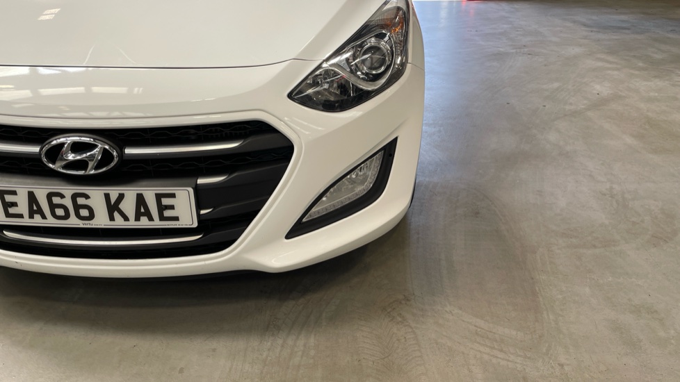 Hyundai i30 1.6 CRDi Blue Drive SE 5dr Diesel Hatchback - Image 45