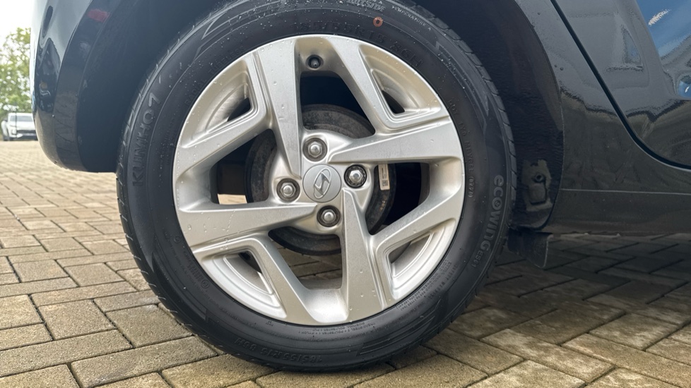 Hyundai i10 1.0 MPi SE Connect 5dr Petrol Hatchback - Image 7