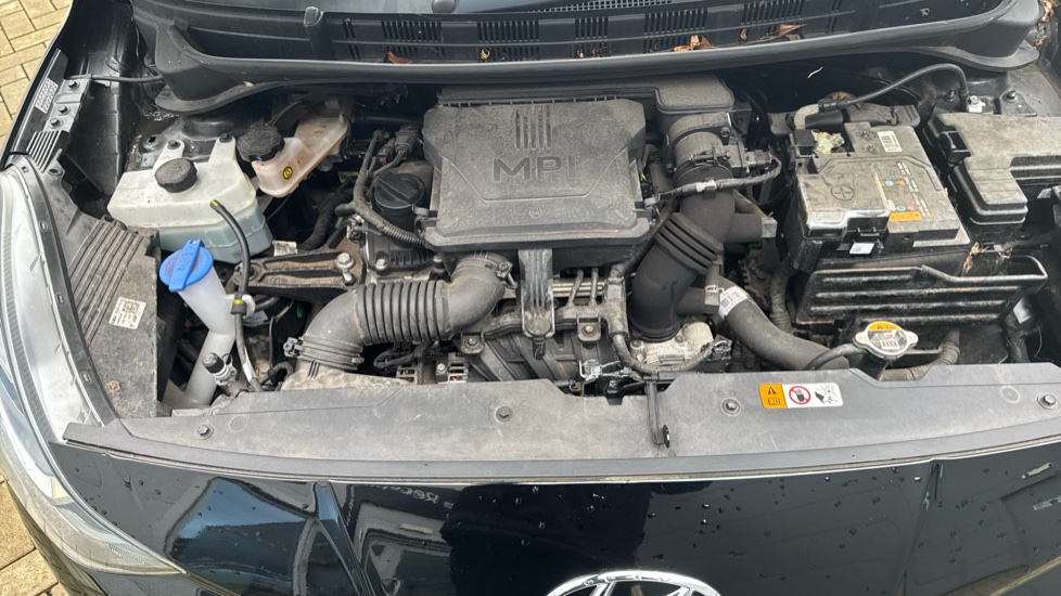 Hyundai i10 1.0 MPi SE Connect 5dr Petrol Hatchback - Image 8