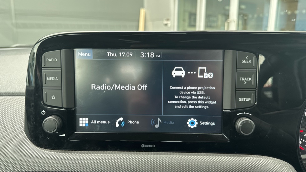 Hyundai i10 1.0 MPi SE Connect 5dr Petrol Hatchback - Image 12
