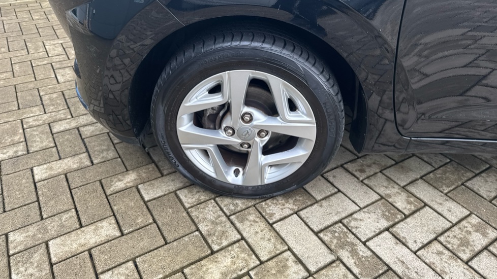 Hyundai i10 1.0 MPi SE Connect 5dr Petrol Hatchback - Image 26